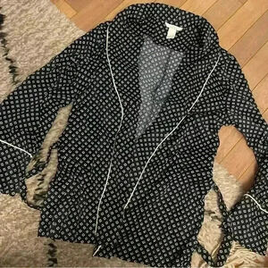 H&M satin-like print wrap top